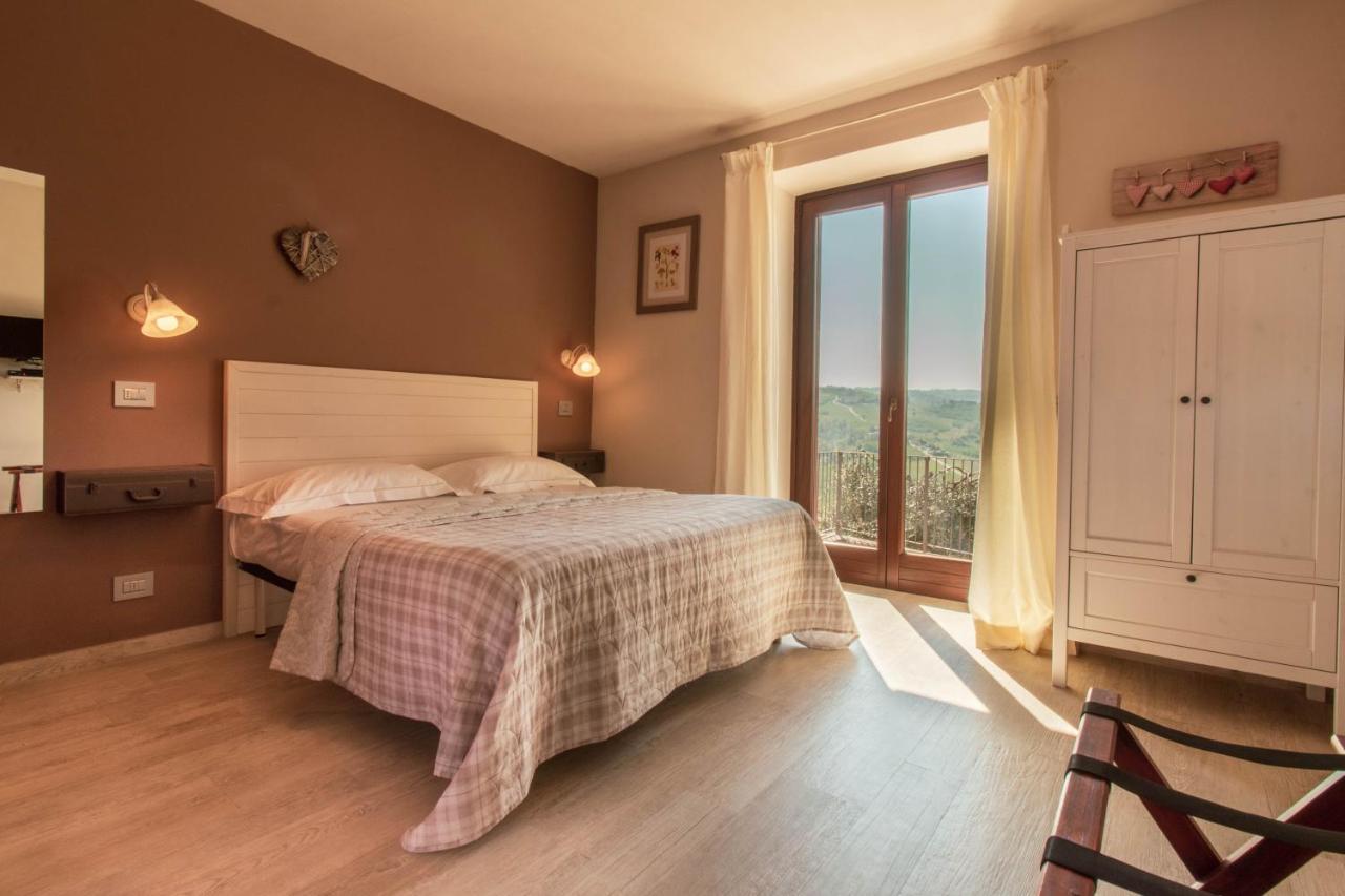 Poggio Dei Farinetti Bed & Breakfast Diano dʼAlba Eksteriør bilde