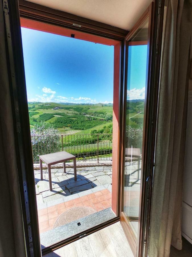 Poggio Dei Farinetti Bed & Breakfast Diano dʼAlba Eksteriør bilde